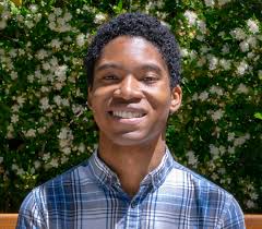 Using Machine Learning to find quasar lenses in DESI data