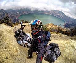 Unbelievable Landscapes In Ecuador Volcan Quilotoa Up To 3920m Ecuador Bdteam Motorbike Suzuki Adventure Bike Motorcycle Camping Adventure Motorcycling