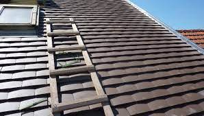 detail toiture en tuiles plates stairs home roof