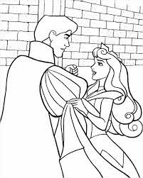 Sommige van de disney prinsessen zijn personages uit klassieke animatiefilms gemaakt tussen 1937 en 1959 geïnspireerd door sprookjes zoals sneeuwwitje, assepoester, aurora uit. Disney Prinsessen Kleurplaat Doornroosje Kleurplaat Prins En Prinses Ski22 Agbc Disney Princess Op Canvas Disney Prinsessen Pictures Beautiful
