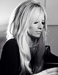 Hairstyles Talk The Lob Vs The Extra Long Hair Fashiontag Hair Styles Long Hair Styles Layered Haircuts With Bangs