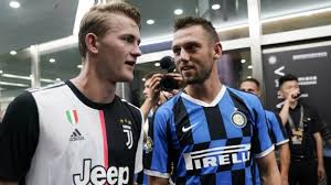 Mitchel bakker (born 20 june 2000) is a dutch football player who plays as a defender for jong. De Ligt En De Vrij Op Water Met Vriendinnen Van Persie Trots Op Werk Moeder