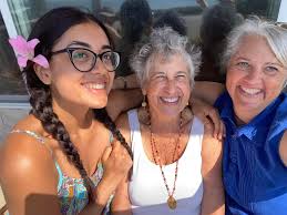 My 82 year old mom and my brother are coming to visit me in Ajijic,  arriving Christmas Day and leaving New Years Day (not ideal dates, granted,  but substantially cheaper flights than