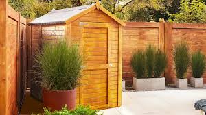 Xyladecor Holzschutz Lasur Plus Ein Gartenhaus Streichen Youtube