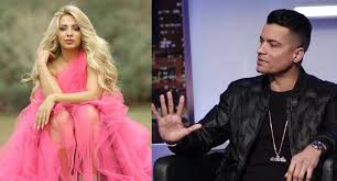 نشرت المذيعة مي حلمي، منذ أيام، صورة تتشابك يدها في يد رجل يجلس بجوارها أثناء قيادته السيارة، وأخفت أجزاء من الصورة بوسم القلب. Fyq8 Ek75rnsxm