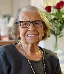 Aline Gauthier's Instagram, Twitter & Facebook