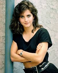 Lorraine Bracco - Free pics, galleries & more at Babepedia