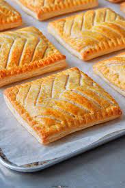 How To Make Greggs Steak Bake Lunch Recipes Goodtoknow Recipe Recipes Baked Steak Foood Recipes