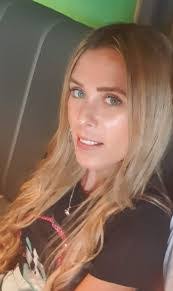 Sharon Azran's Instagram, Twitter & Facebook