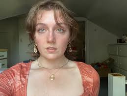 Hi all! I am trying to think of a book about a woman that leaves a  comfortable life and moves into an apartment complex. She becomes the  apartment manager. She is trying