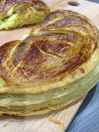 Galette Des Rois Pour L Epiphanie Galette Galette Des Rois Alimentation