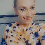 Ashley Klett's Instagram, Twitter & Facebook