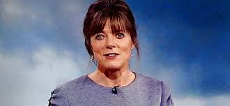 She is also a regular forecaster on the bbc news at six and was previously a weekend presenter on bbc breakfast. Louise Lear Biography Age Laughing Spree Husband Net Worth 2020 Bbc Weather Presenter Bio Gossipy