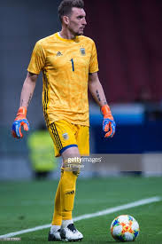 En méxico buscan al ex atlético nacional pero en river no quieren dejarlo salir. Goalkeeper Franco Armani Of Argentina Controls The Ball During The Goalkeeper Armani Argentina