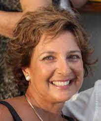 Effie Roach's Instagram, Twitter & Facebook