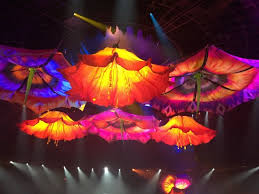 A Stunning Acrobatic Water Show Review Of Le Reve The