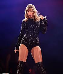 One of the most popular contemporary female height and weight 2021. Taylor Swift To Double The Height Of Boundary Walls At Her La Home Daily Mail Online
