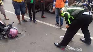 It is the capital of banyumas regency, central java region. Kecelakaan Beruntun Di Purwokerto Pembonceng Motor Tewas Terlindas Mobil Suara Jateng