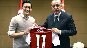 Mesut özil, 32, from germany fenerbahce sk, since 2020 attacking midfield market value: Mesut Ozil Die Magie Des Spiels Archiv