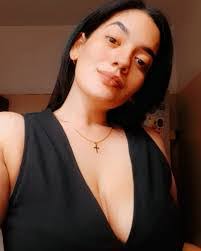 Clarissa James's Instagram, Twitter & Facebook