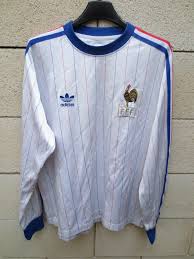 L'équipe de france de football, créée en 1904. Radeau Bats Toi Se Reproduire Pull Adidas France 82 Capbretontriathlon Com