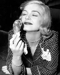 Bette Davis, Gina Lollobrigida ...