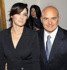 È il fratello maggiore del politico nicola zingaretti, segretario del partito democratico. Facebook