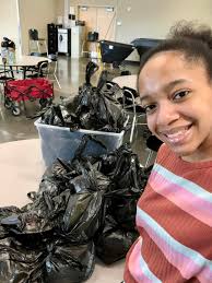 Who would like some Mary Earps gloves? SIGNED!! by The Queen of Stops  herself, and complete with a certificate of authenticity from the club. ⚽️  ❤️😃❤️⚽️ Manchester United has kindly donated these