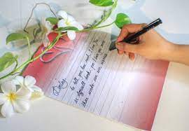 Lirik lagu benar cinta ini bercerita tentang post traumatic stress disorder. Rp0z4kl32n8mnm