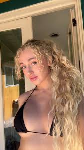 Adelia (@its_deelz) Twitter Tweets • TwiCopy