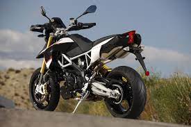 Aprilia Dorsoduro 1200 Is The New Benchmark In The Maxi Motard Class A Record Two Cylinder With 130 Hp Placed In An Incredibly Aprilia Super Bikes Supermoto