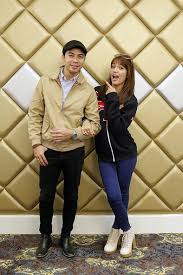 Beliau memulakan kerjaya seninya sebagai model sambilan dan menyertai program pencarian bakat anak wayang pada april 2009. Wasteful Backlash For Singapore Fans Organising Malaysian Celebs 50 000 Wedding Reception Latest Singapore News The New Paper