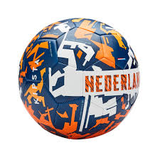 Het ek 1992 werd georganiseerd in zweden en er waren slechts acht deelnemende landen. Bal Nederland Ek 2020 Maat 5 Oranje Blauw Wit Kipsta Decathlon Nl