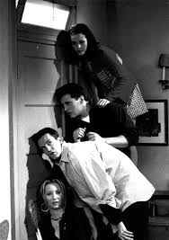 Black And White Tv Shows Pin De Megan Hanson Em Smell Like Nineties Spirit Wallpapers De Filmes Filme Piratas Do Caribe Elenco Friends