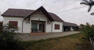 Case de vanzare la preturi avantajoase , gasesti rapid si usor vanzari case vile in. Case In Ungaria Home Facebook