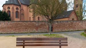 Seligenstadt's romanesque house provides information about building and living 800 years ago and the difficulties of doing justice to such a house today, in spessart magazine , 1987 (8), pp. Verein Unterstutzt Sanierung Von Fachwerkhausern In Seligenstadt