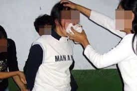 Pertanda kerugian atau kehilangan keluarga. Geger Puluhan Siswa Terima Hukuman Makan Kotoran Manusia Para Orangtua Bergegas Datang Ke Sekolah Minta Pelaku Untuk Segera Dipecat Semua Halaman Pop Grid Id
