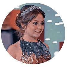 Kiara Yapura Adli Kullanicinin Karol Sevilla Panosundaki Pin Arkaplan Tasarimlari