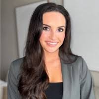 Abby Bateman's Instagram, Twitter & Facebook