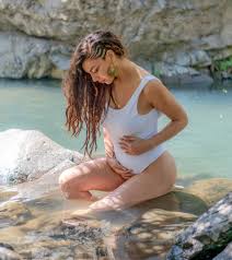 Con la clásica pieza ave maría, de franz schubert, en un video que publicó en su instagram (@kathy_col 1) fue que kathy contreras (30) anunció su embarazo. Video Kathy Contreras Estrena Docureality De Su Embarazo En Redes Sociales M360 Cl