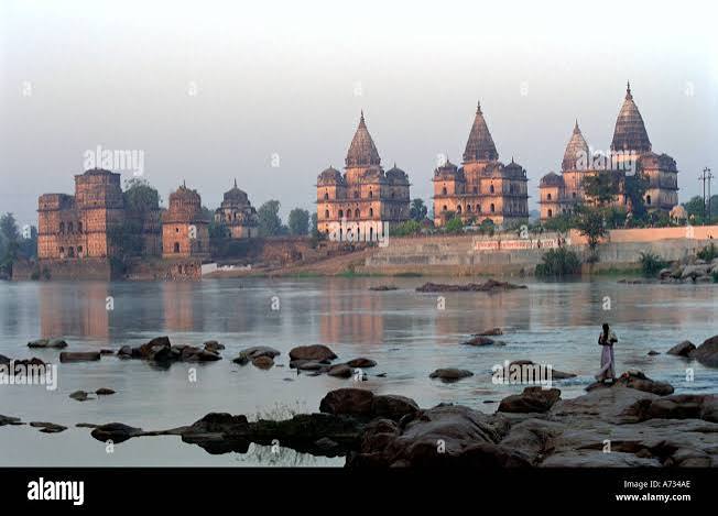 Orchha betwa river hi-res stock photography and images - Alamy
