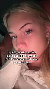 Elsa Finley's Instagram, Twitter & Facebook