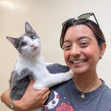 Lori Mull's Instagram, Twitter & Facebook