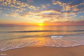 The Morning Sun At The Seaside With A Beautiful Light Light Background Images Beautiful Lights Background Images
