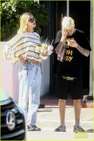 Thanksgiving jacksonville florida 2021 is celebrated through family activities and thanksgiving weekend events. Justin Hailey Bieber Cuddle Up At Hailey S Photoshoot In Florida Photo 1275896 Hailey Baldwin Justin Bieber Pictures Just Jared Jr