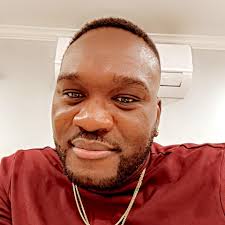 Pauseeeeee……Oh My! 🤭🫣🇭🇹 ✍🏾 @thatzoejames #lunionsuite #haitianamerican  #haitianmen #twitter