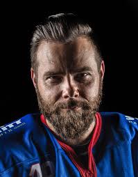 Alexander Erdmann's Instagram, Twitter & Facebook