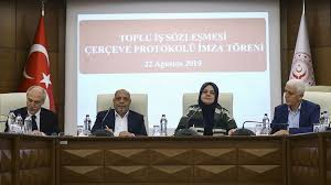 Bu ayki makalemizde, 6356 sayılı sendikalar ve toplu i̇ş sözleşmesi kanunu (sti̇sk) kapsamında düzenlenen ti̇s'in mahiyetine, işçi işveren ilişkisindeki konumuna ve grev hakkına ışık tutacağız. Kamu Kesimi Toplu Is Sozlesmesi Imzalandi