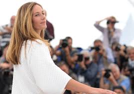 Dans le cas richard jewell, clint eastwood met en scène une ancienne journaliste aujourd'hui décédée, et insinue qu'elle couchait avec un agent du fbi pour obtenir des scoops. Cecile De France Elle Est L Heroine Du Dernier Film De Clint Eastwood Elle