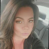 Shelly Loftus's Instagram, Twitter & Facebook